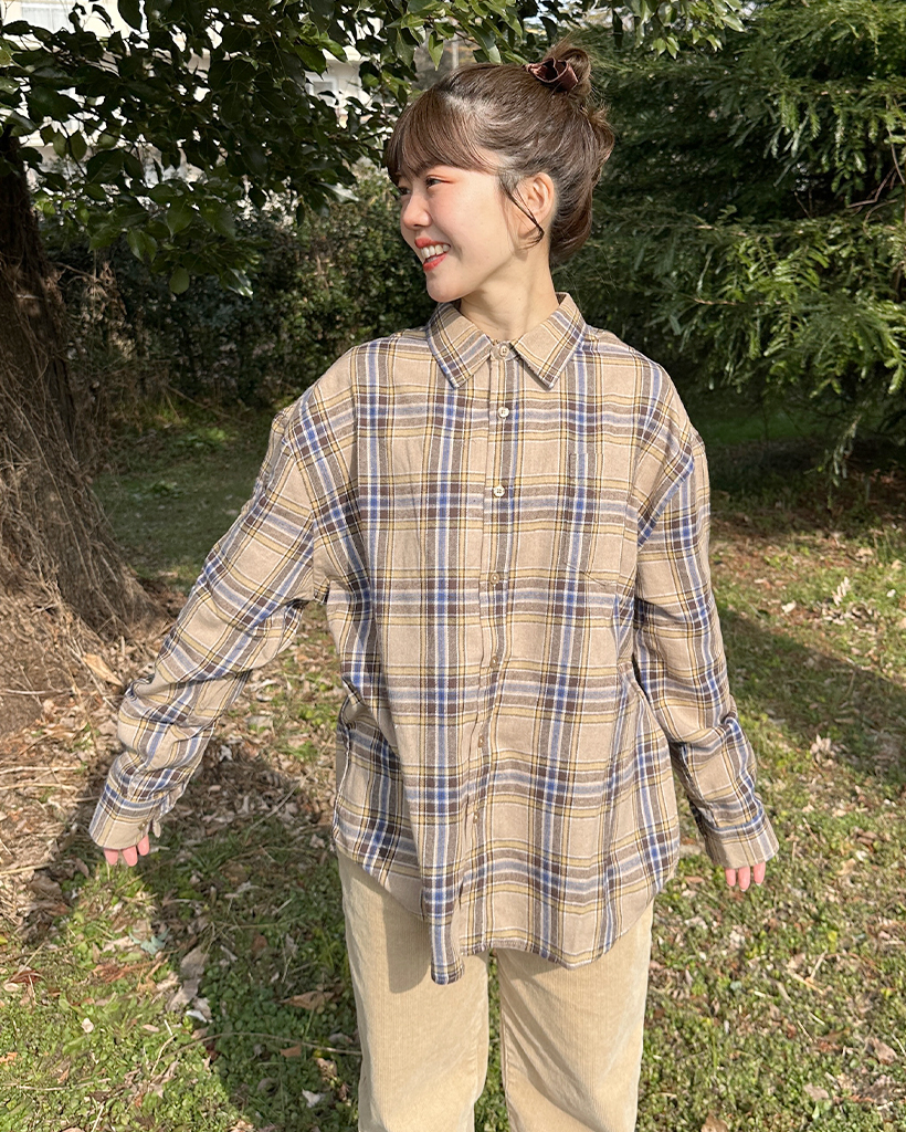 (ユニセックス)クラシックルーズフィットシャツ