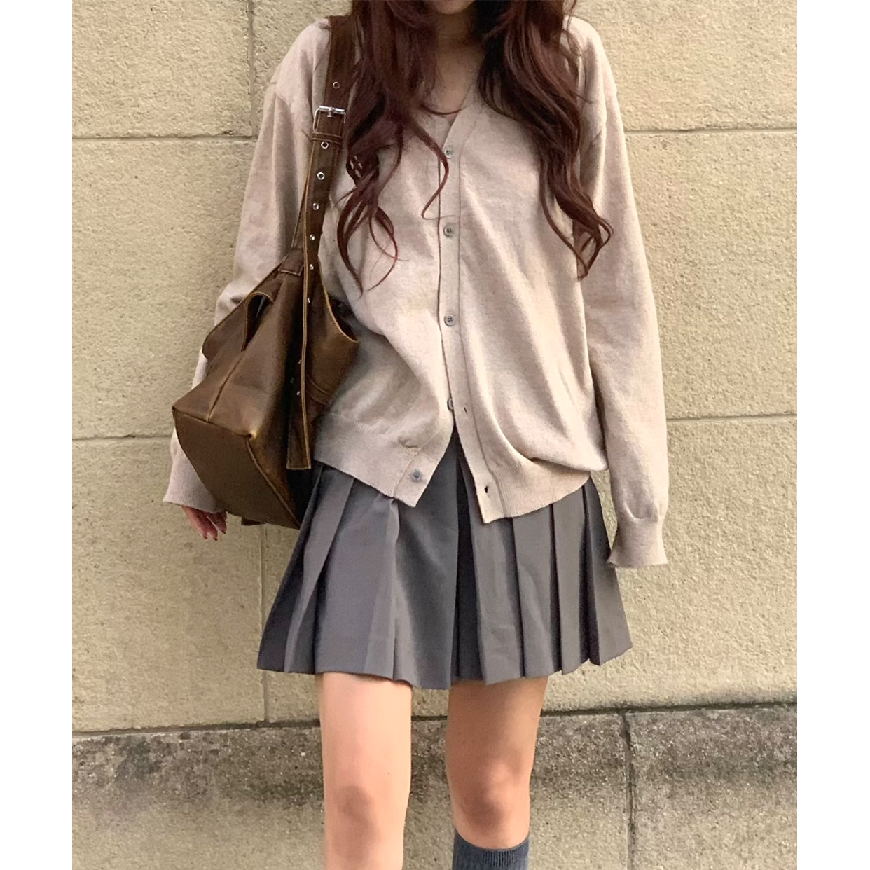 Vネックルーズフィットカーディガン | ファッション通販サイト NUGU