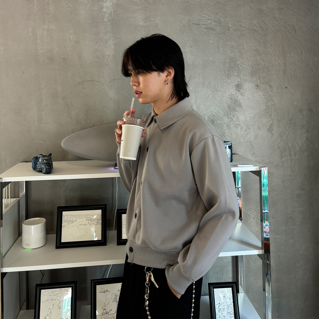 ボタンがたくさんついていて可愛い大人のジャケット レディース ロング丈 テーラードジャケット 長め着丈3つボタン