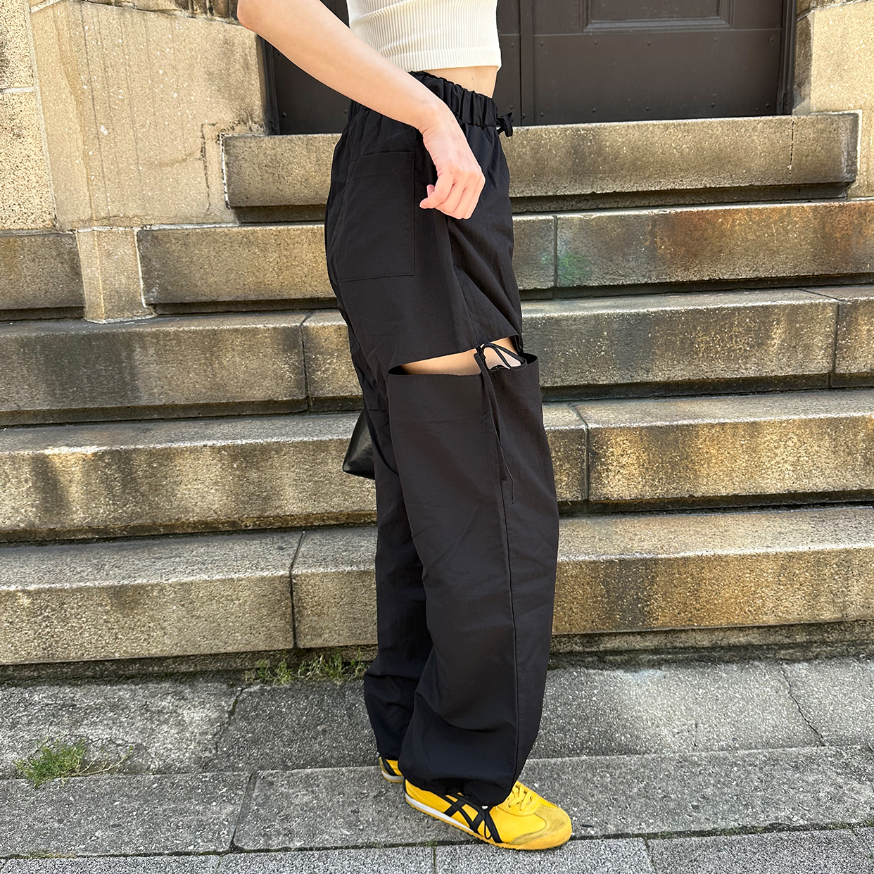 nemne store バックリボンサイドカットワイドデニム ブラック バックリボンサイドカットワイドデニム（デニムパンツ）｜nemne