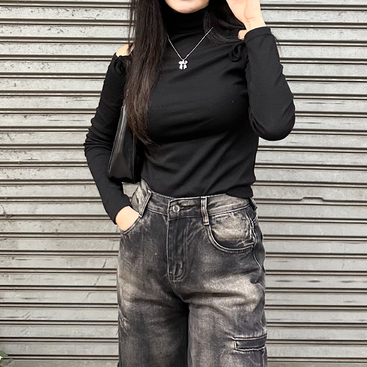 タートルネックリボンスリットTシャツ | ファッション通販サイト NUGU