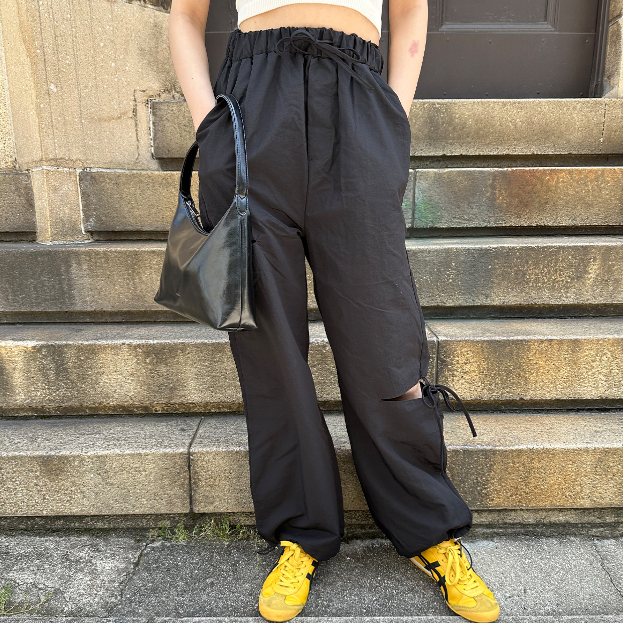 黒、バックリボンスリット、短めパンツサイズ40 黒、バックリボンスリット、短めパンツサイズ40 バックリボン