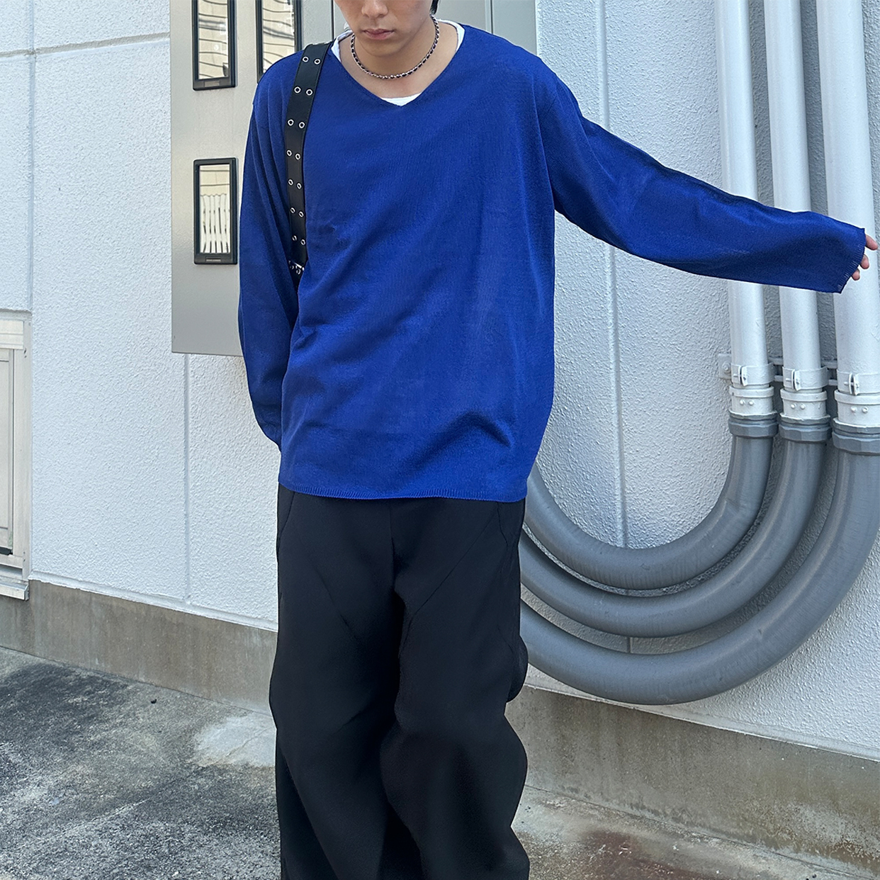 (ユニセックス）Vネックリネンニット