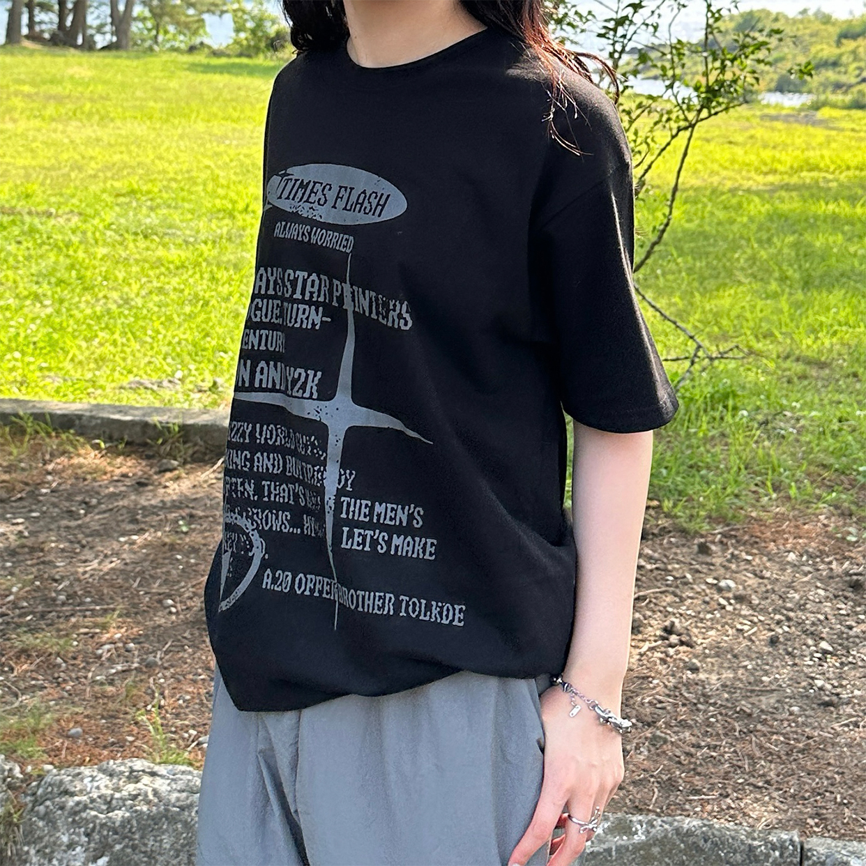 NEWJEANS グラフィックTシャツ 2XL 60×79 NEWJEANS グラフィックTシャツ 2XL 60×79 Newjeans Graphic T