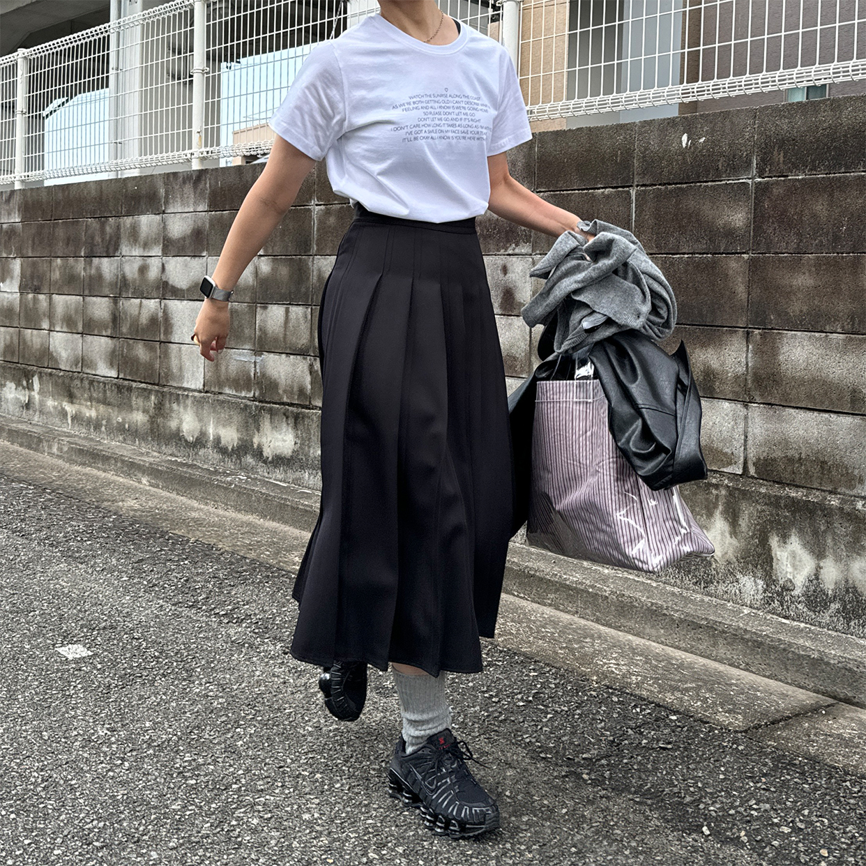 プリーツプリーズ　グレー　ロングスカート　美品 セール】 【洗える】レザーライクプリーツ スカート （ロング