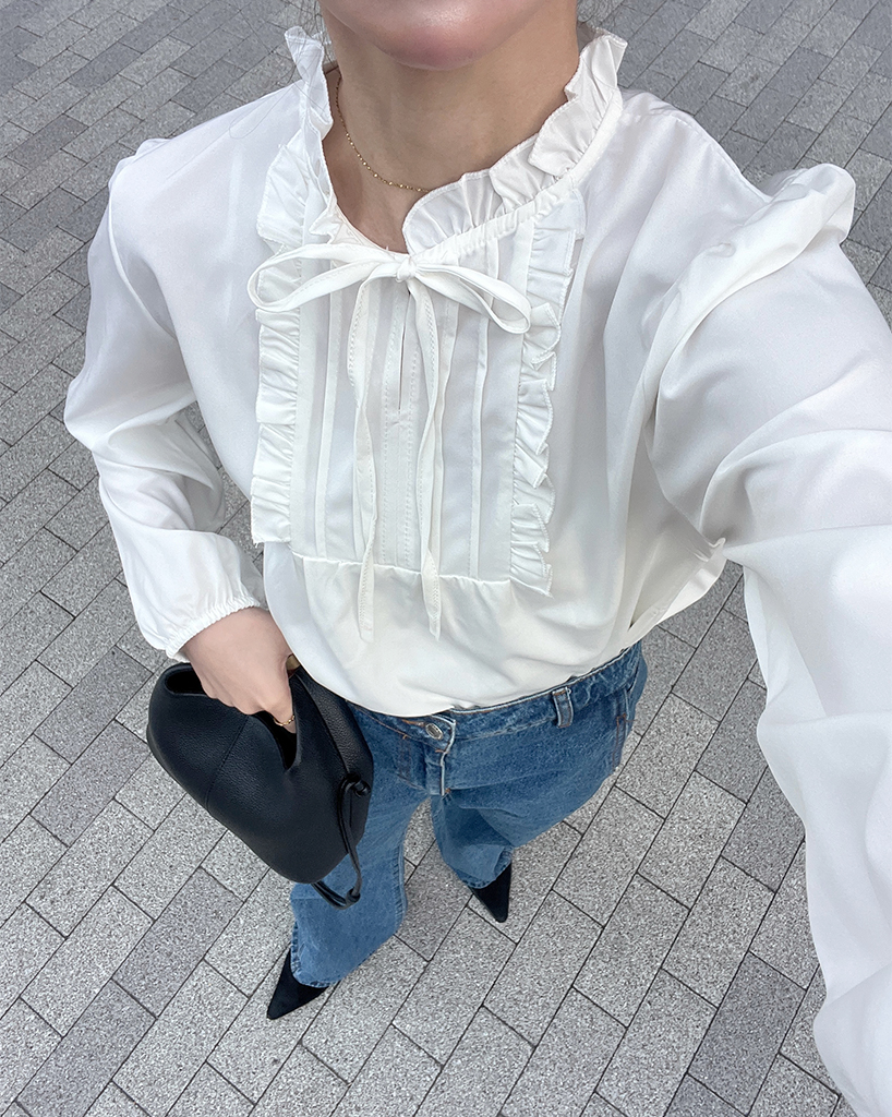 フリルストラップブラウス