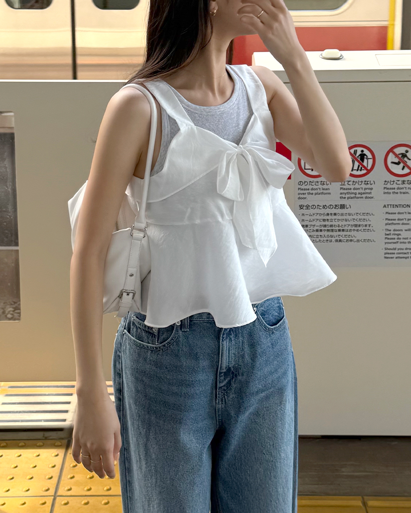 リボンポイントノースリーブブラウス