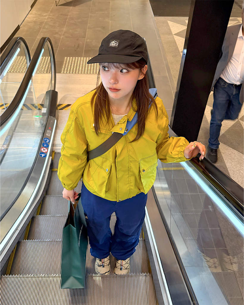 ステッチウィンドブレーカー