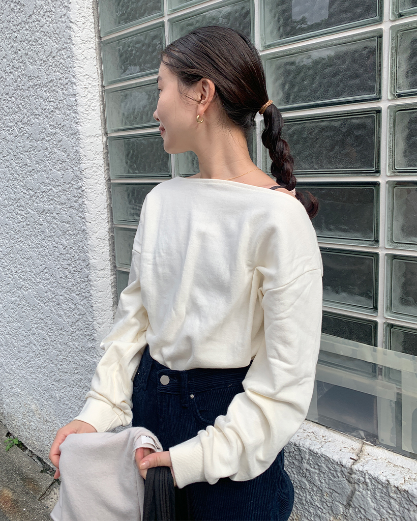 アンバランスオフショルダースウェットシャツ