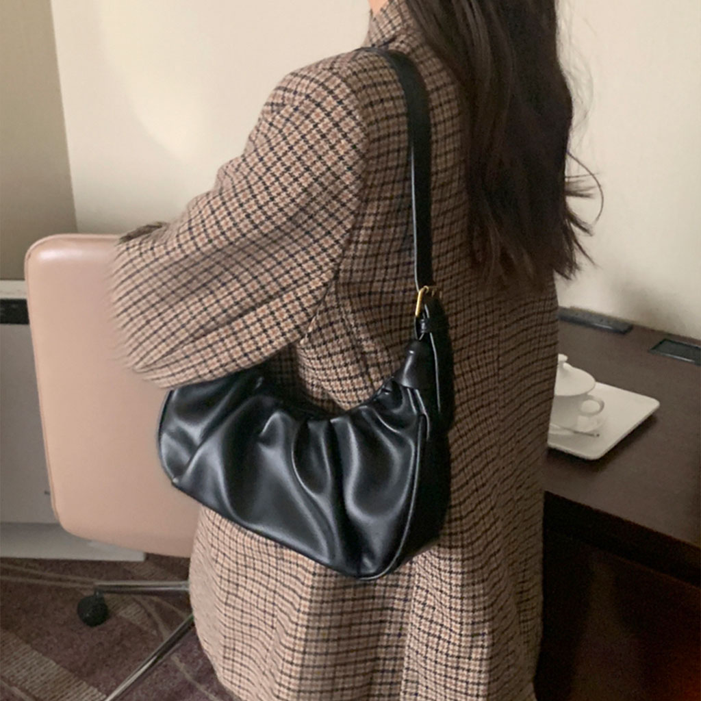 シャーリングディテールショルダーバッグ