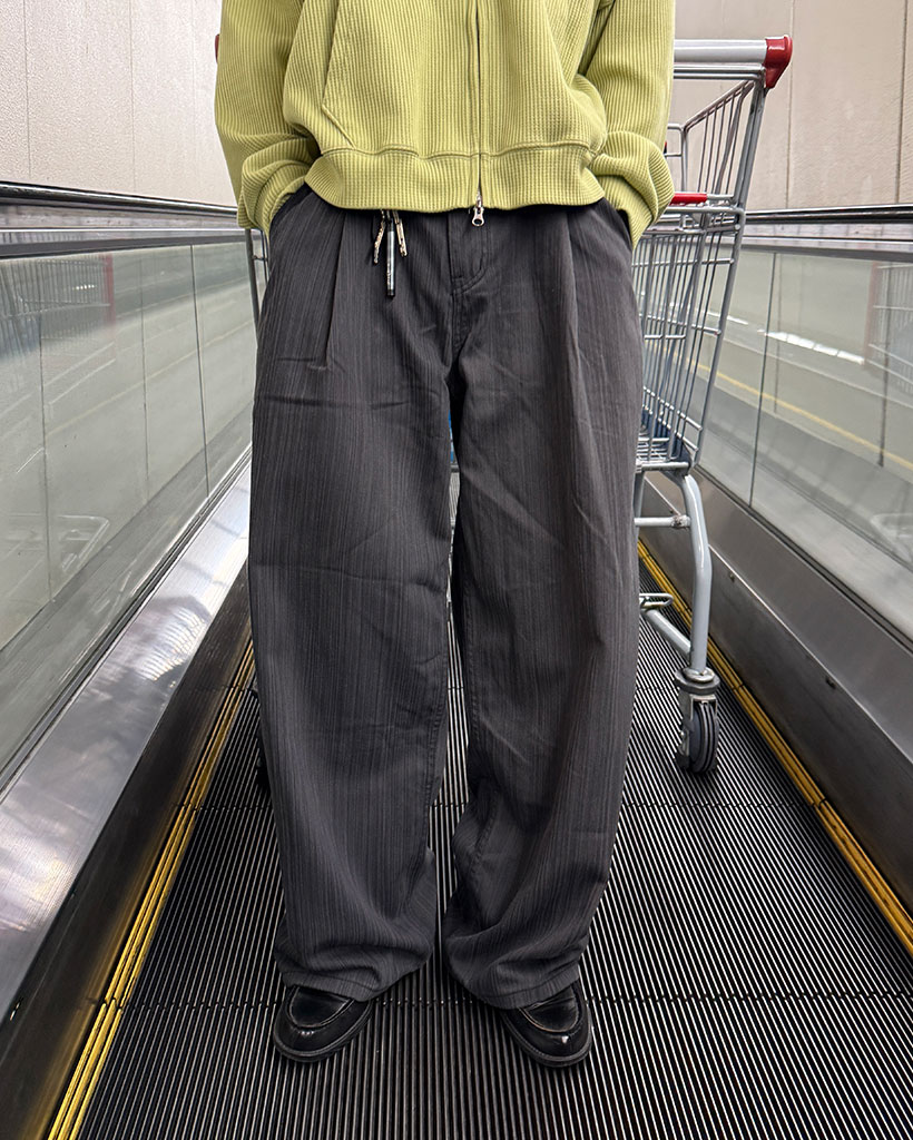 ワンタックワイドスラックス