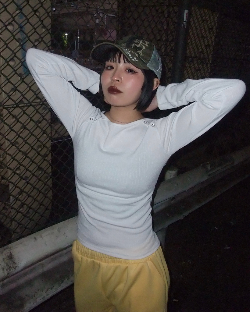 サイドスナップ長袖Tシャツ