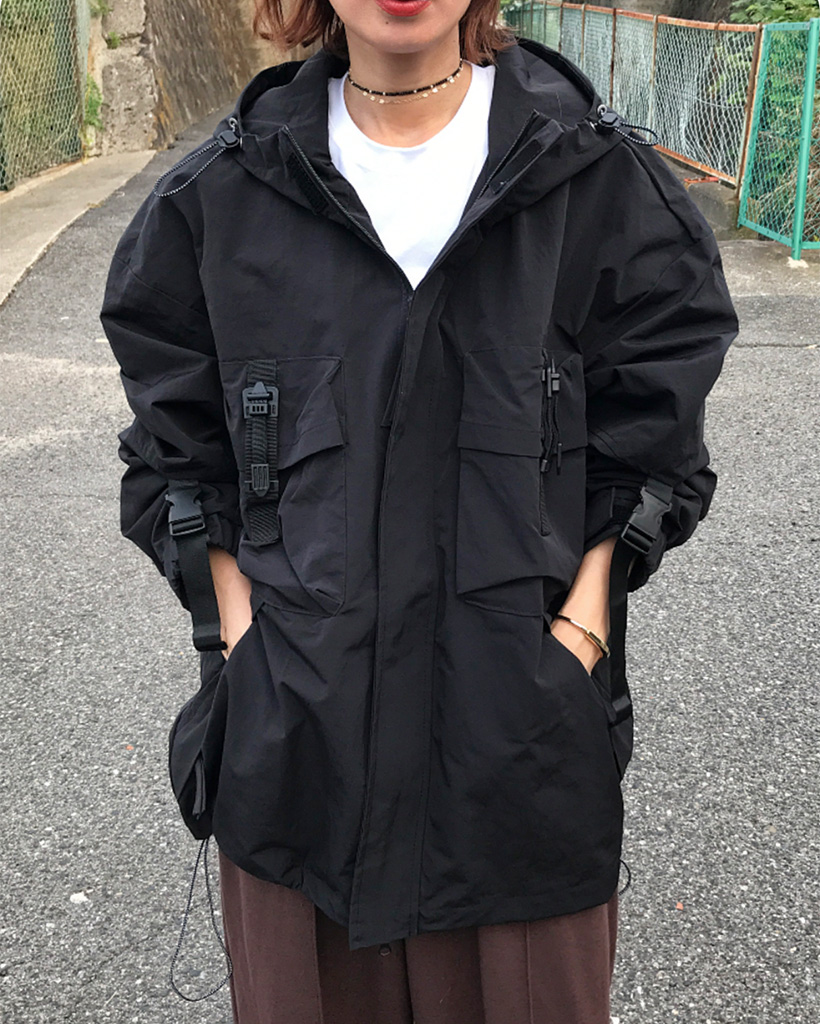 on フード付きウィンドブレーカー 黒・グレー　メンズS on フード付きウィンドブレーカー 黒・グレー メンズS ウィンド