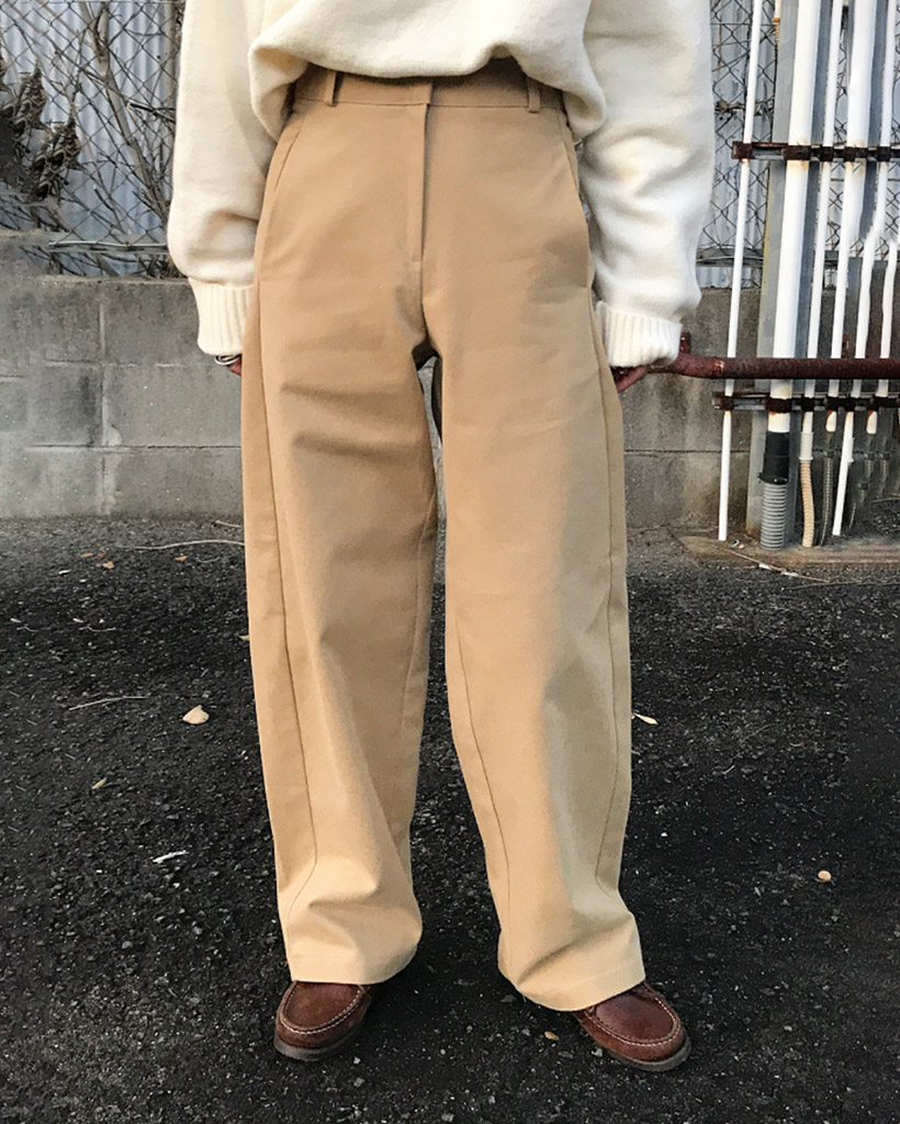 コットンチノタックカーブパンツ