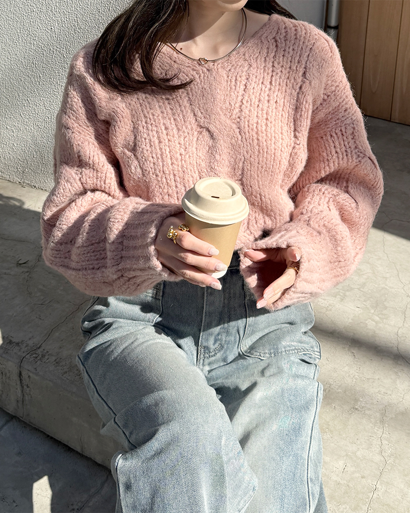 ルーズフィットケーブルVネックニット