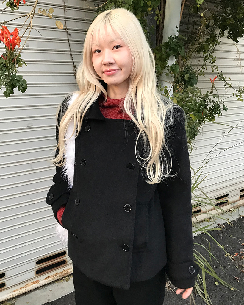 ダブルボタンショートコート