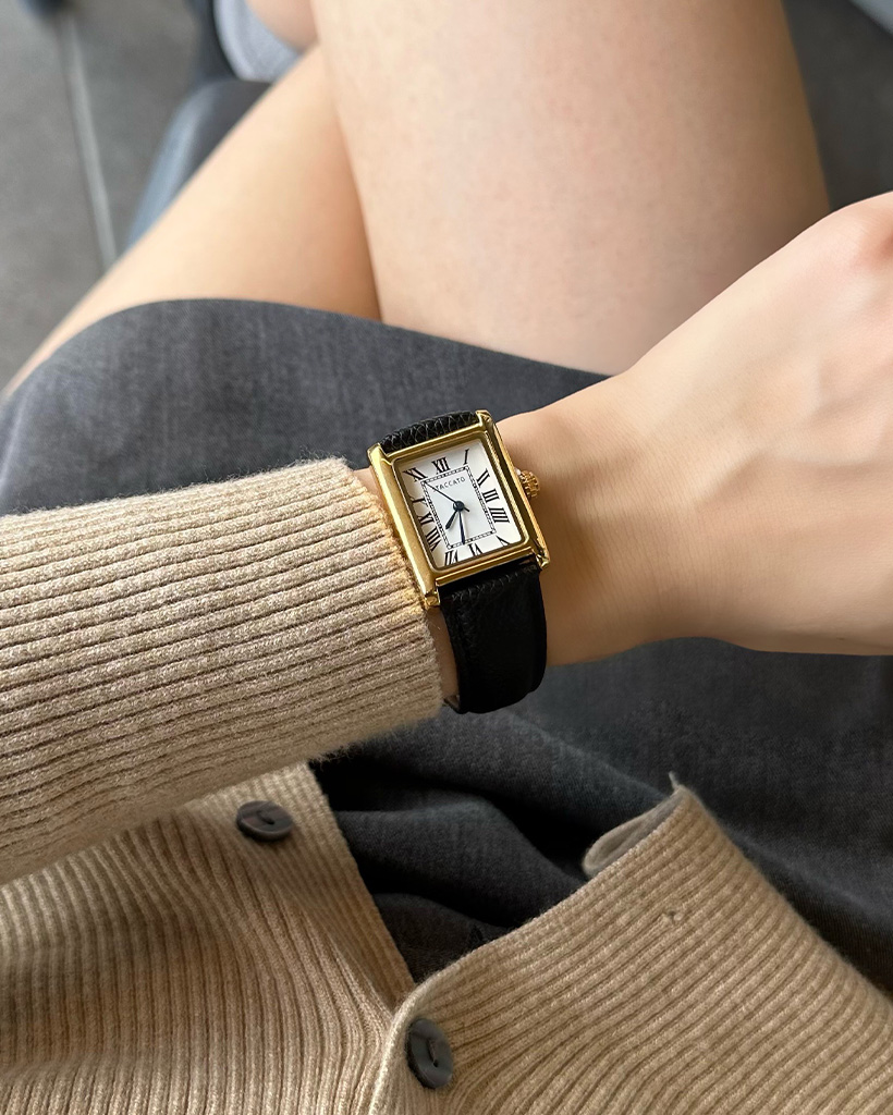 クラシックスクエアラインハンドウォッチ