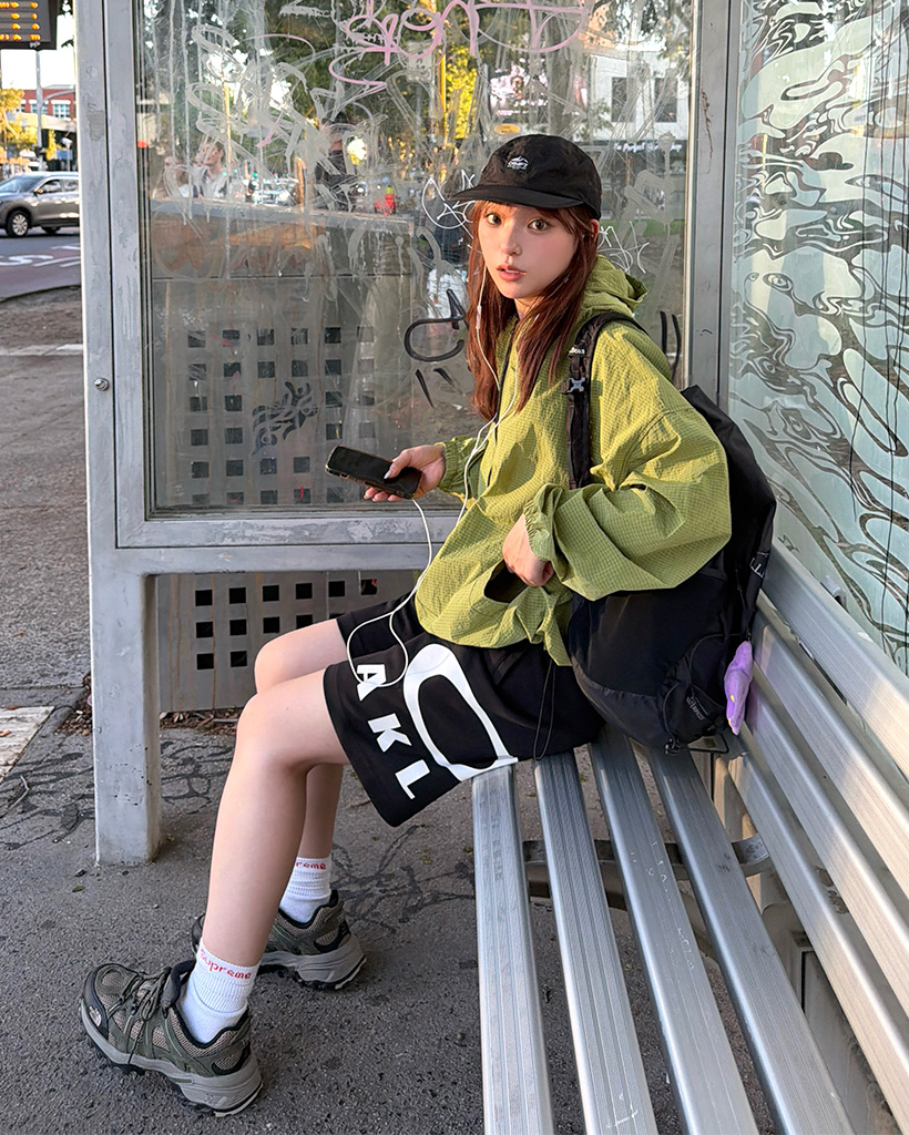 オーバーサイズウィンドブレーカー