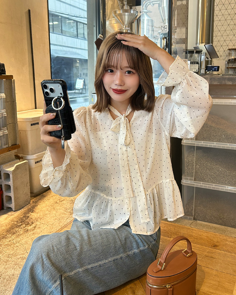 ドットリボンタイポイントウブラウス