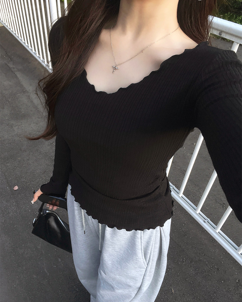 VネックウェーブスカラップポイントTシャツ