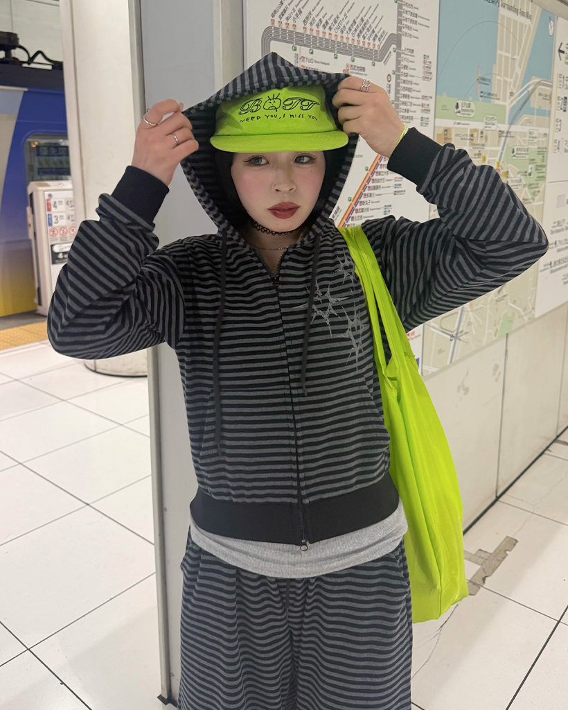 ハートポイントボーダージップアップパーカー