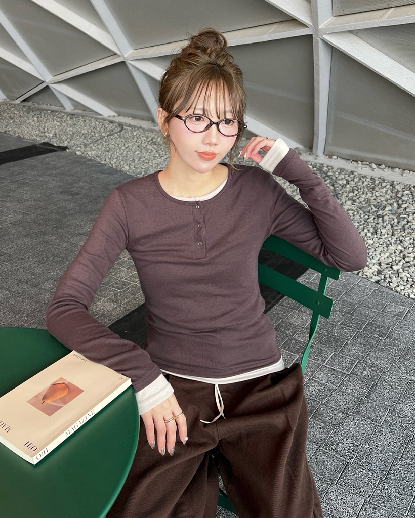 ハーフオープンネックスリムフィットレイヤードTシャツ