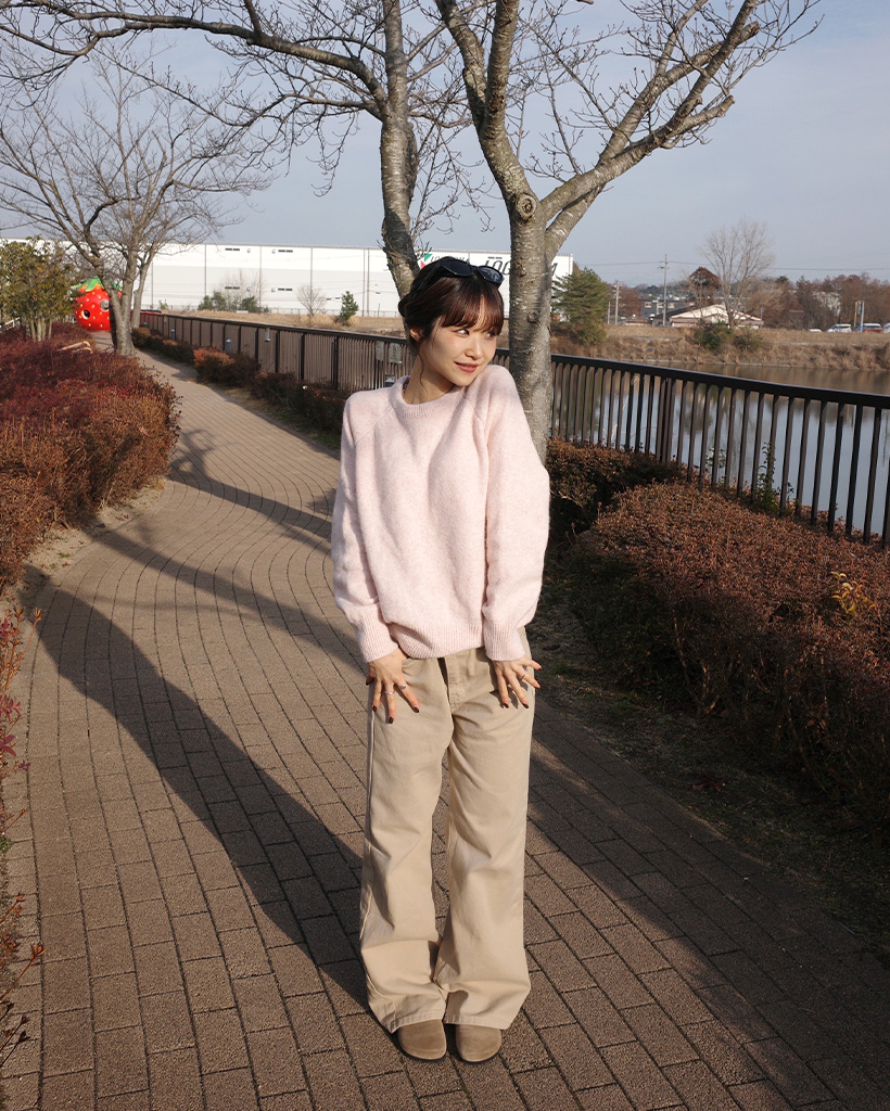 ラウンドネックラグランニット