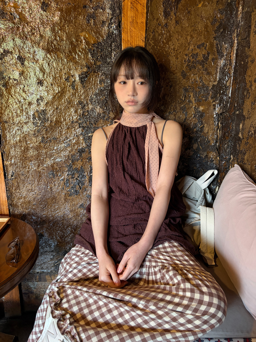ドット柄ネックレス付きワンピース(brown)