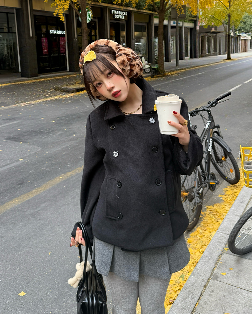 ダブルカラーショートコート