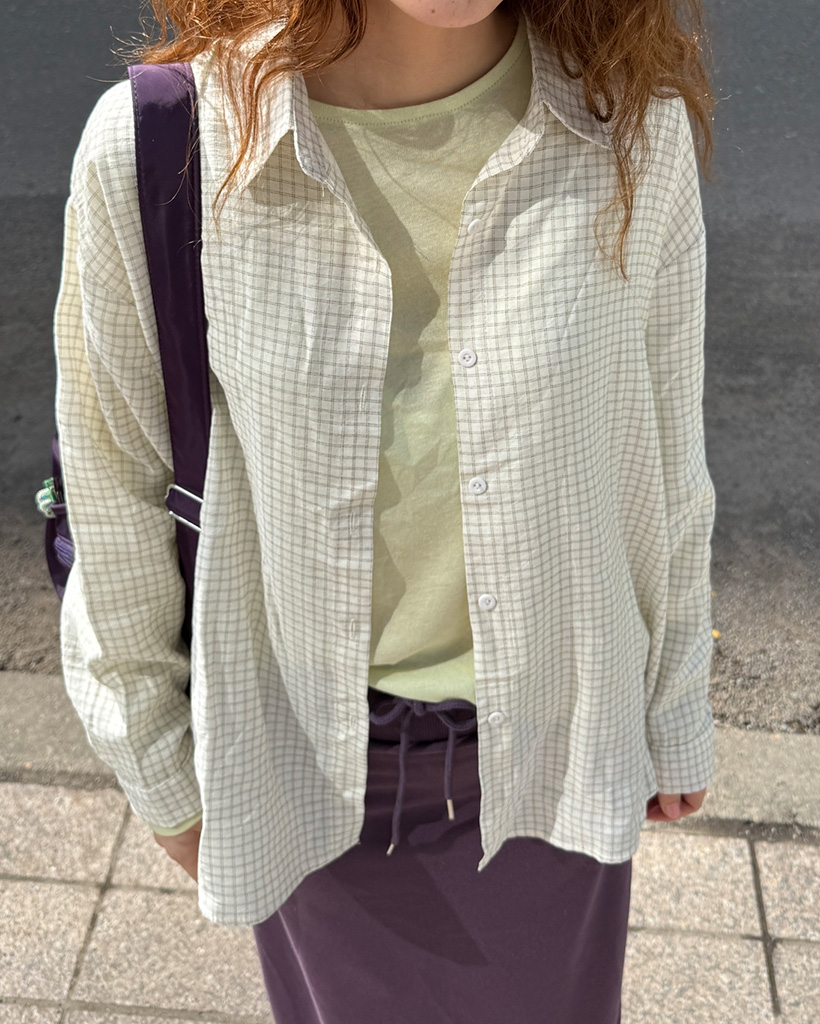 オーバーフィットチェックシャツ