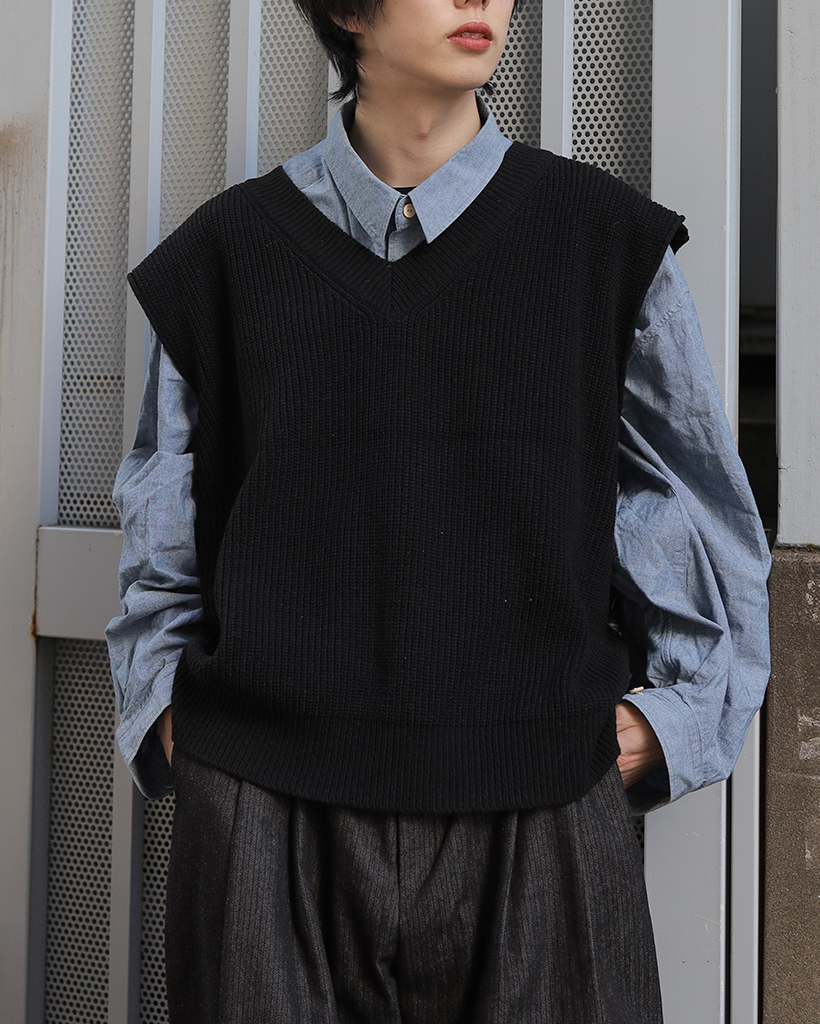 ベーシックVネックニットベスト