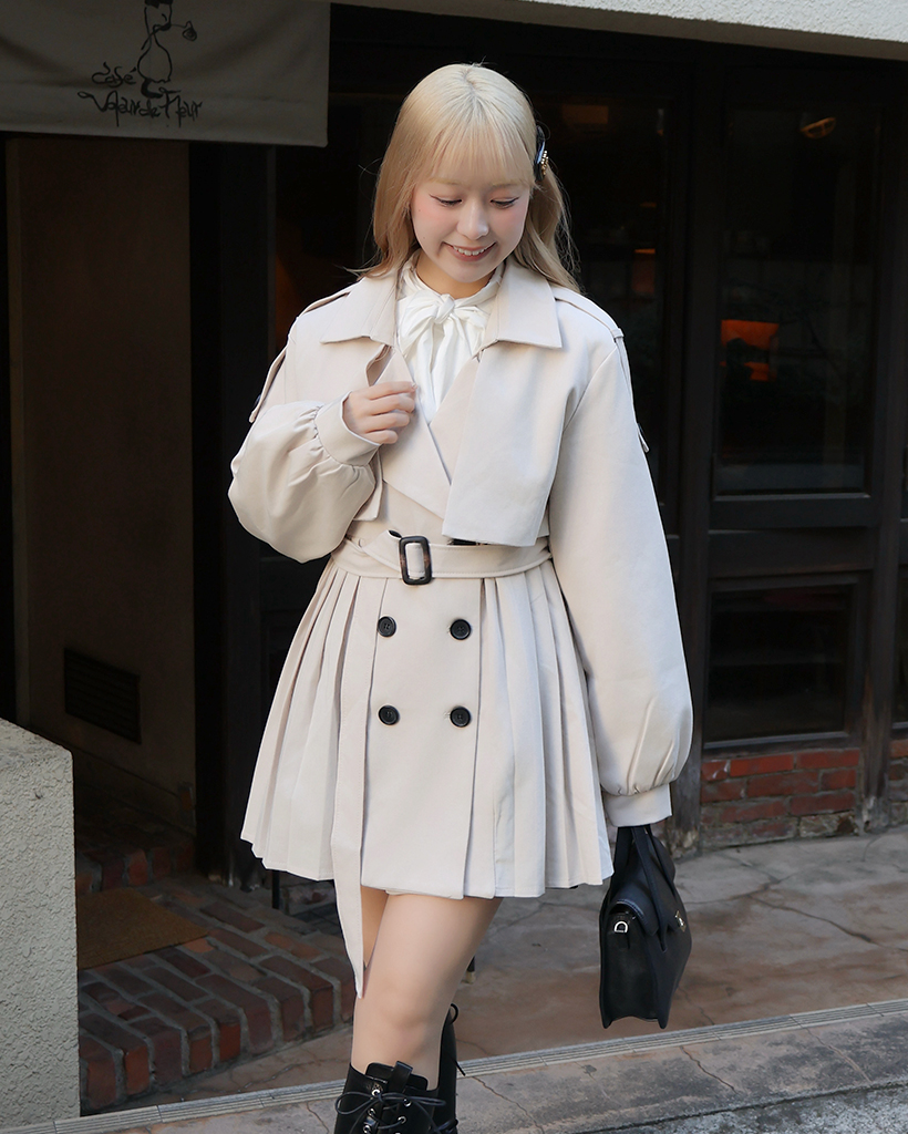 プリーツディテールトレンチコート