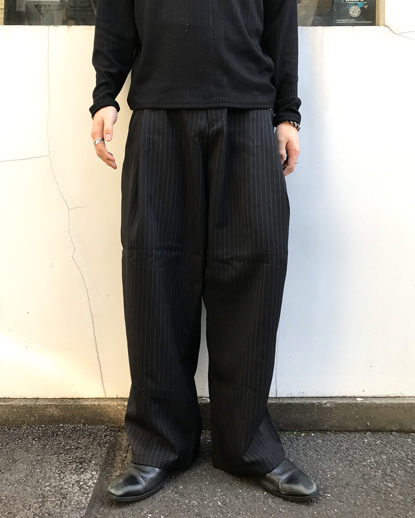 ピンタックストライプスラックス