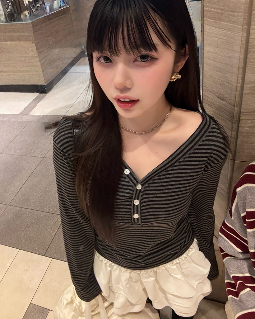 ジュエルネックボーダロングスリーブTシャツ