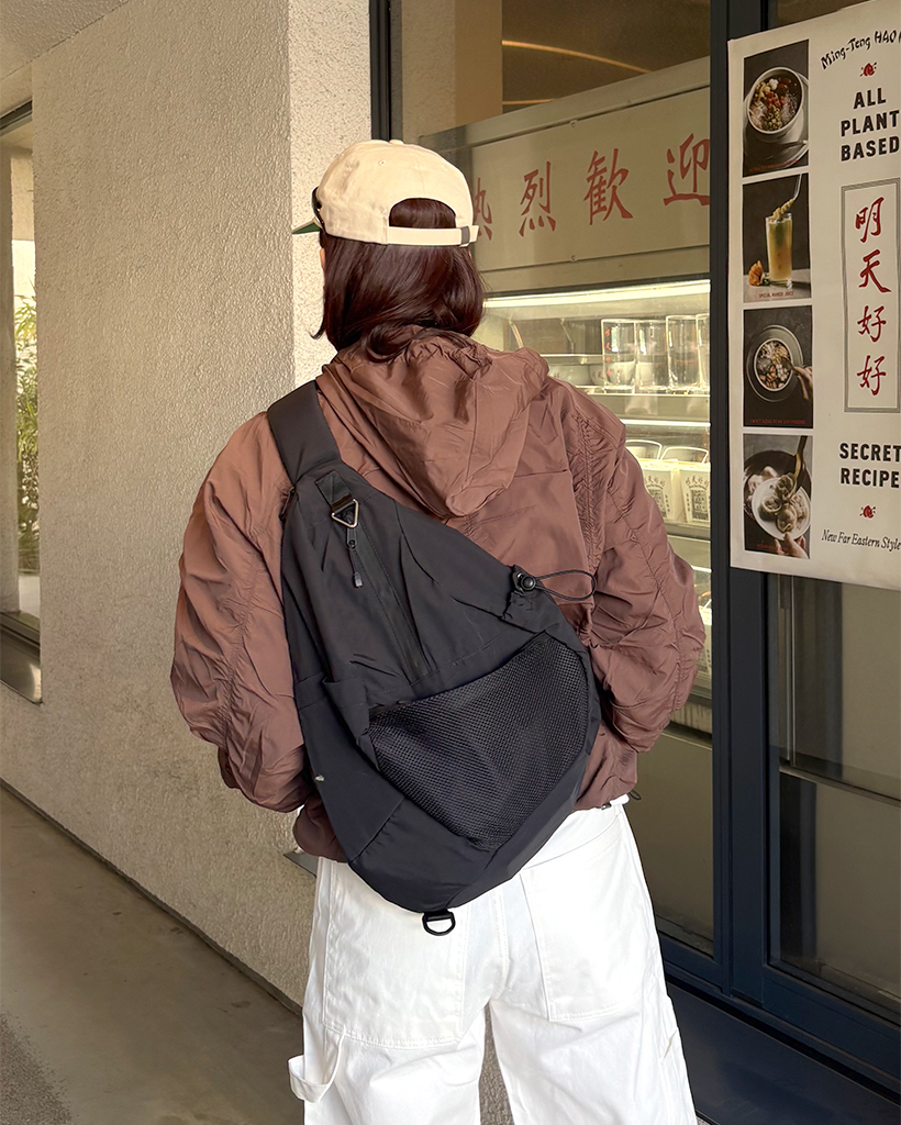 メッシュポイントスリングバッグ