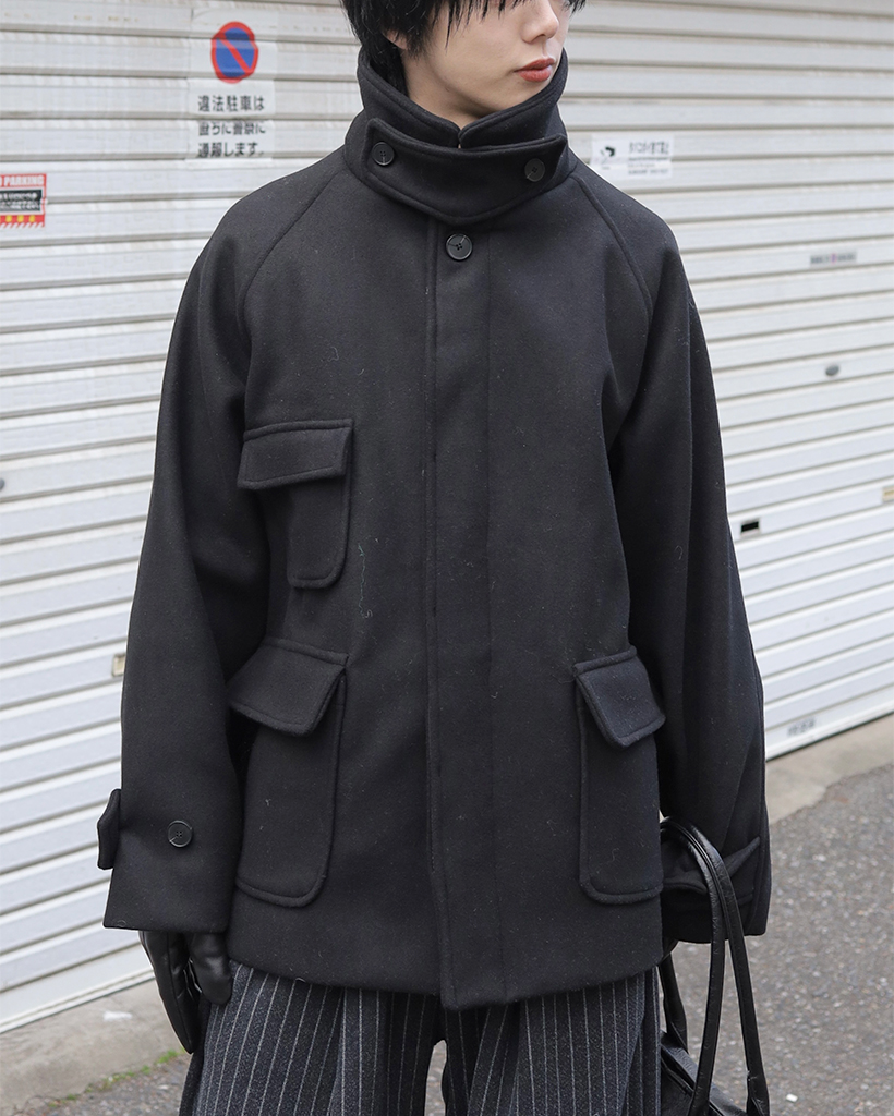 (ユニセックス)フラップポケットポイントハーフコート
