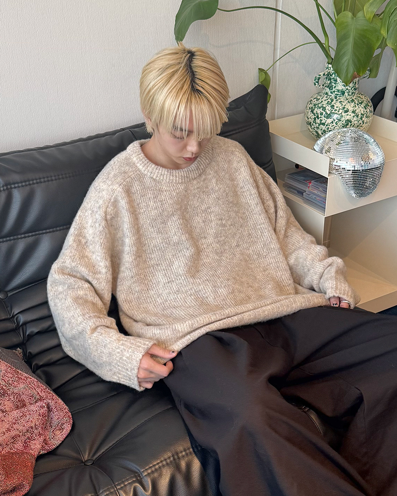 (ユニセックス)オーバーサイズラウンドネックニット