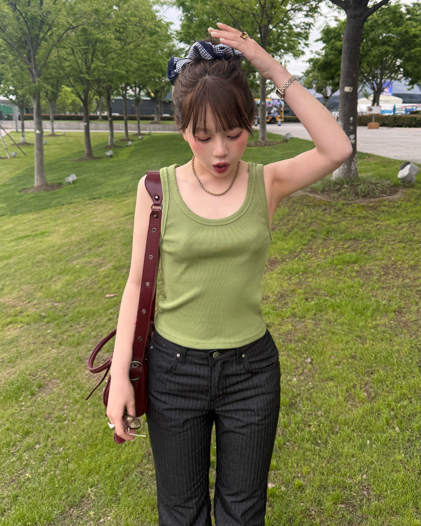 Uネックスリムフィットリブタンクトップ