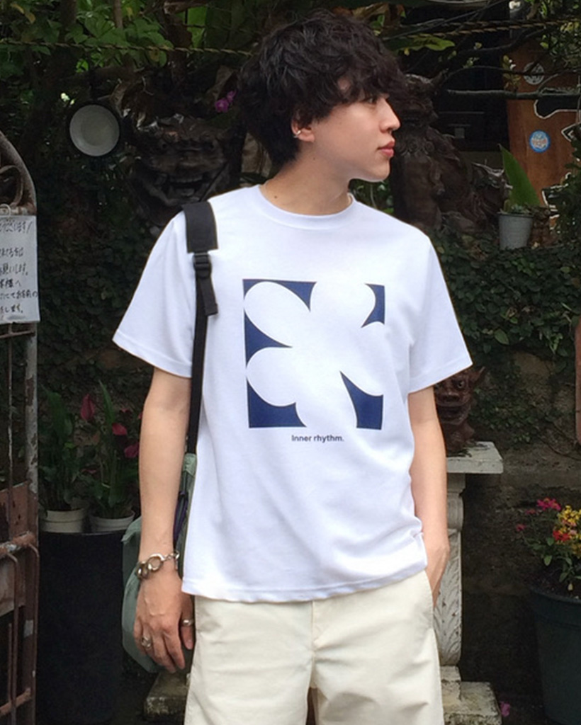 (ORIGINAL) ブルーフラワーグラフィックTシャツ