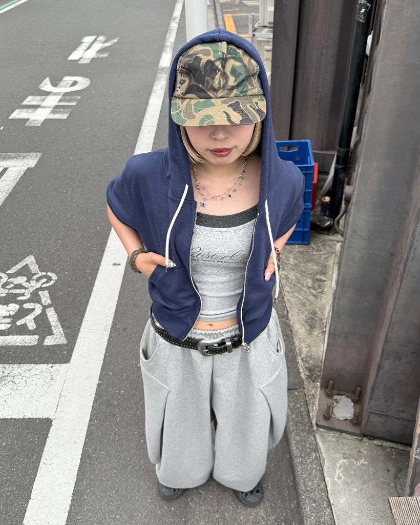 リベットポイント半袖フード付きジップアップ