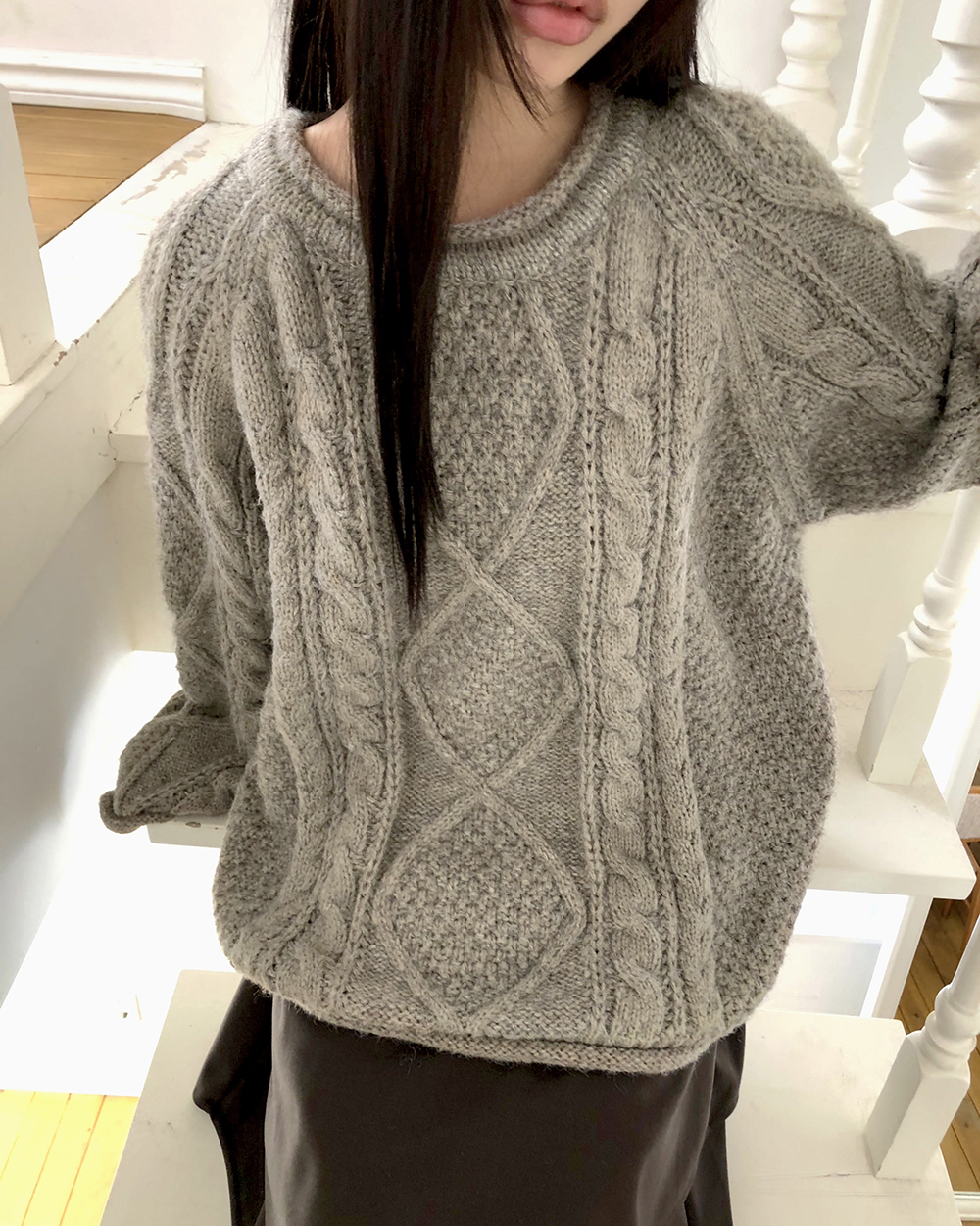 ツイストラウンドネックオーバーサイズニット