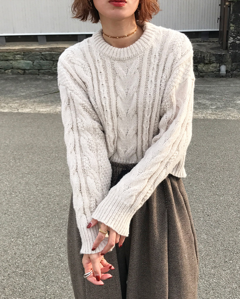 ケーブルツイストニット