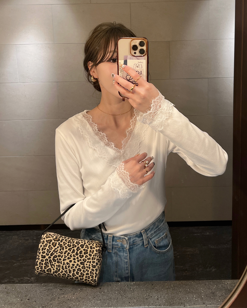 レースVネックスリムTシャツ