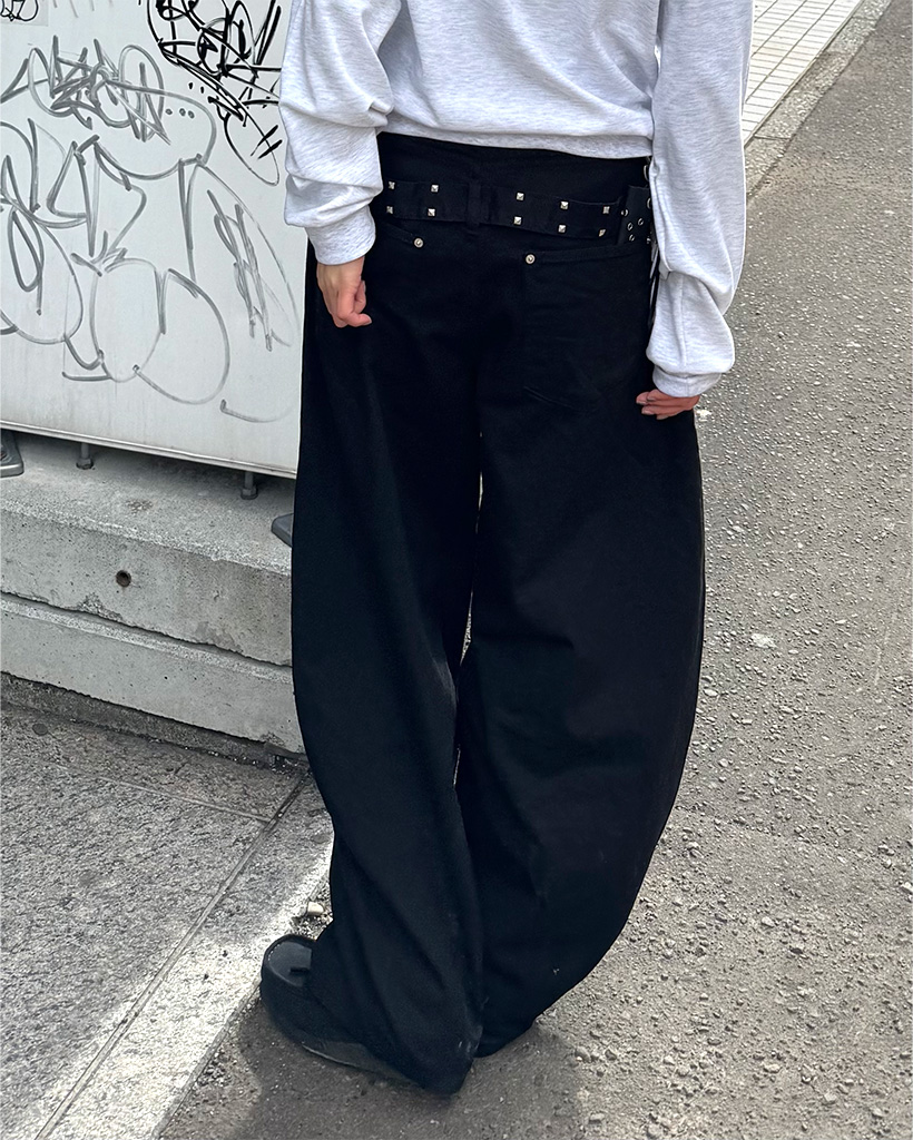 (ユニセックス)スタッズベルト ワイドパンツ
