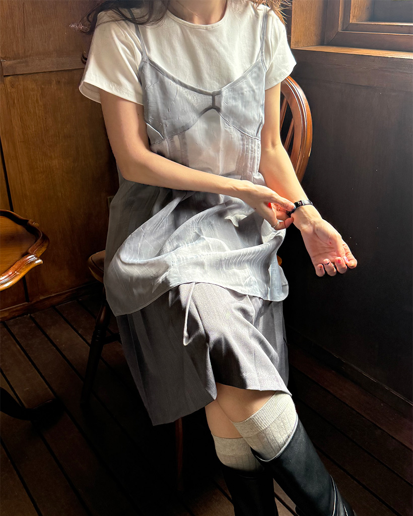 タック入りシースルースリーブレストップ