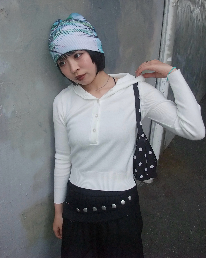 スリムフーディーニット