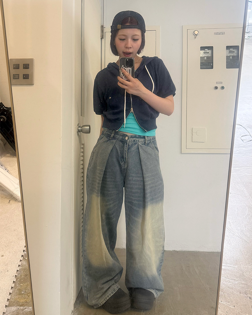 （ユニセックス）タックユニークヒゲウォッシュワイドデニムパンツ