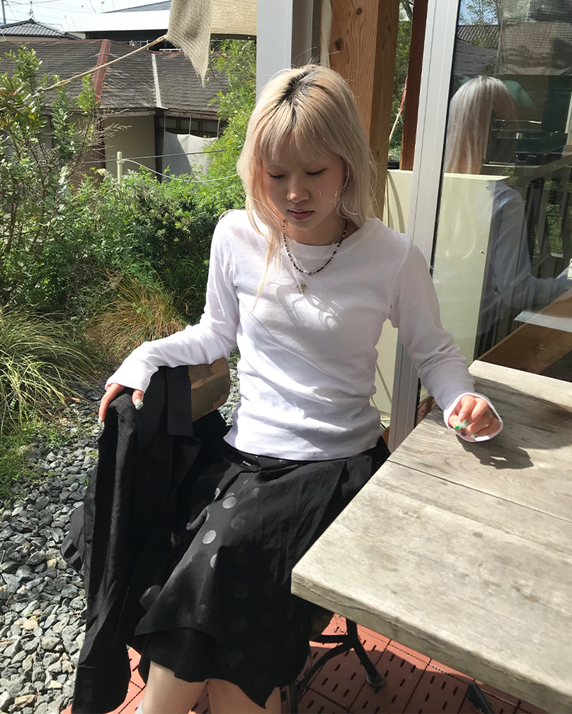 ラウンドネックシンプルTシャツ