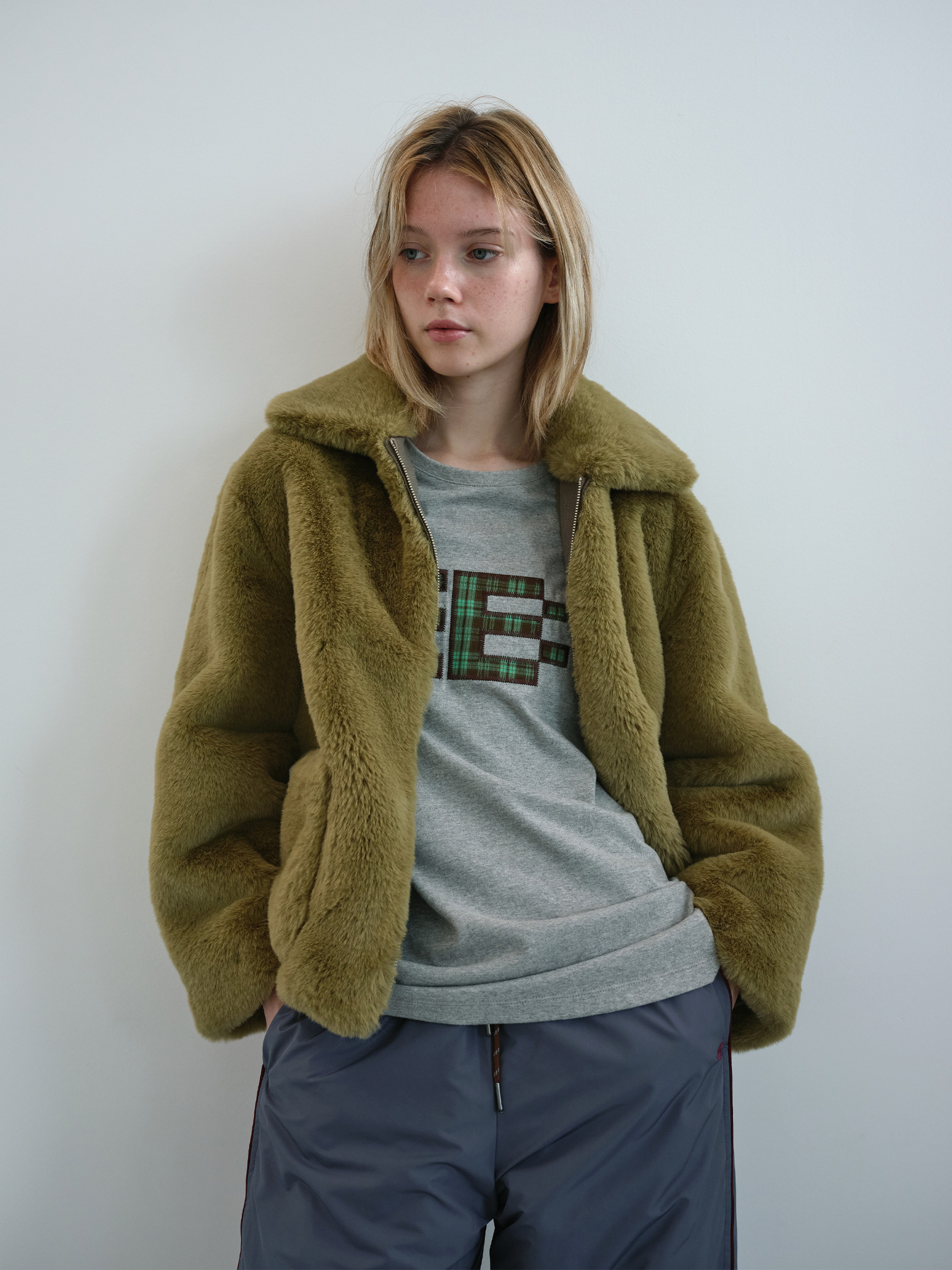 【購入特典】[kaorin x ENZOBLUES] Soft Fur Jacket (Moss Green)