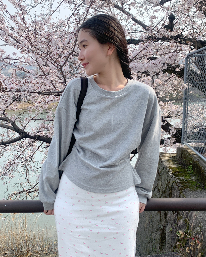 バックスリットギャザースウェットシャツ